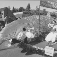 Salmon Days parade float